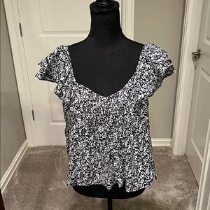 Universal Thread Monochrome Floral Blouse